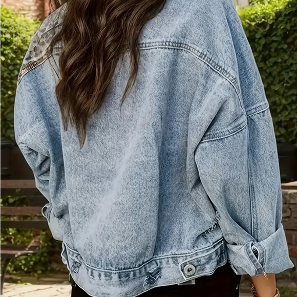 Unique Distressed Leopard Design Denim Jacket,  Size Large - Picture 3 of 5